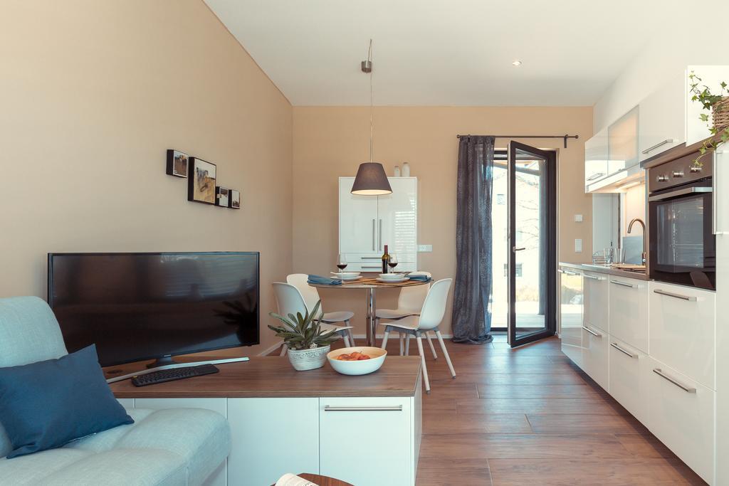 Simply Home Apartments Ueberackern Extérieur photo